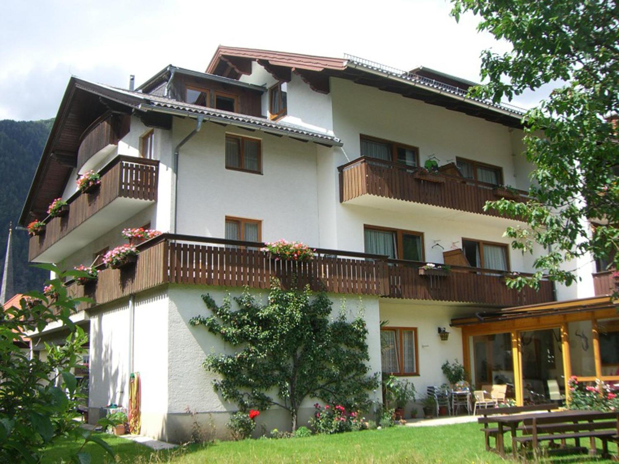 Gaestehaus Truskaller Hotel Mallnitz Exterior photo